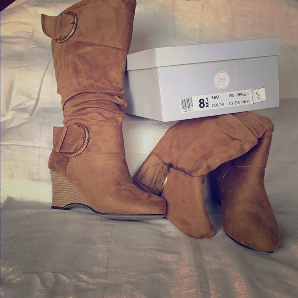 Journee Collection Suede 8.5 wide calf